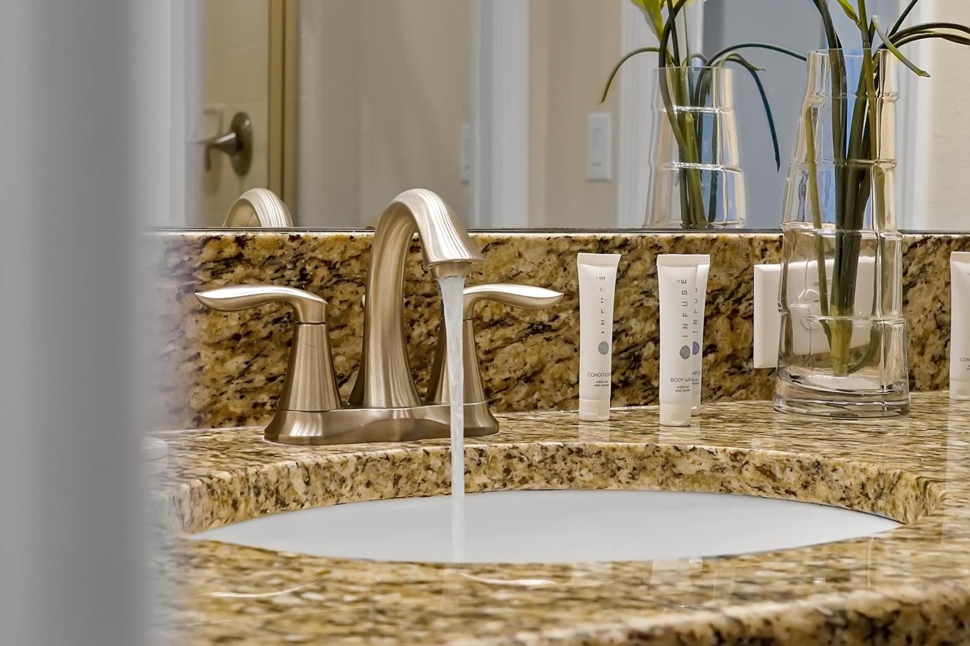 Embrace Magic At Our Luxe 6-br In Championsgate! *