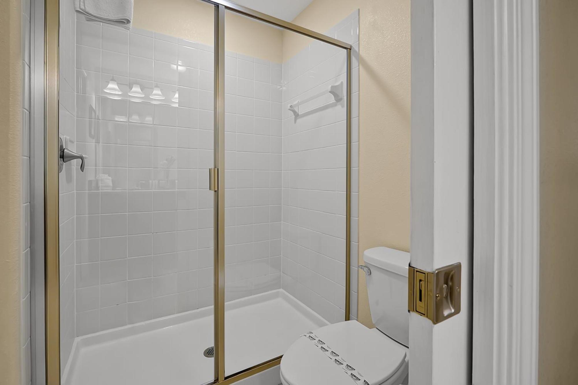 Villa Embrace Magic At Our Luxe 6-br In Championsgate! Davenport