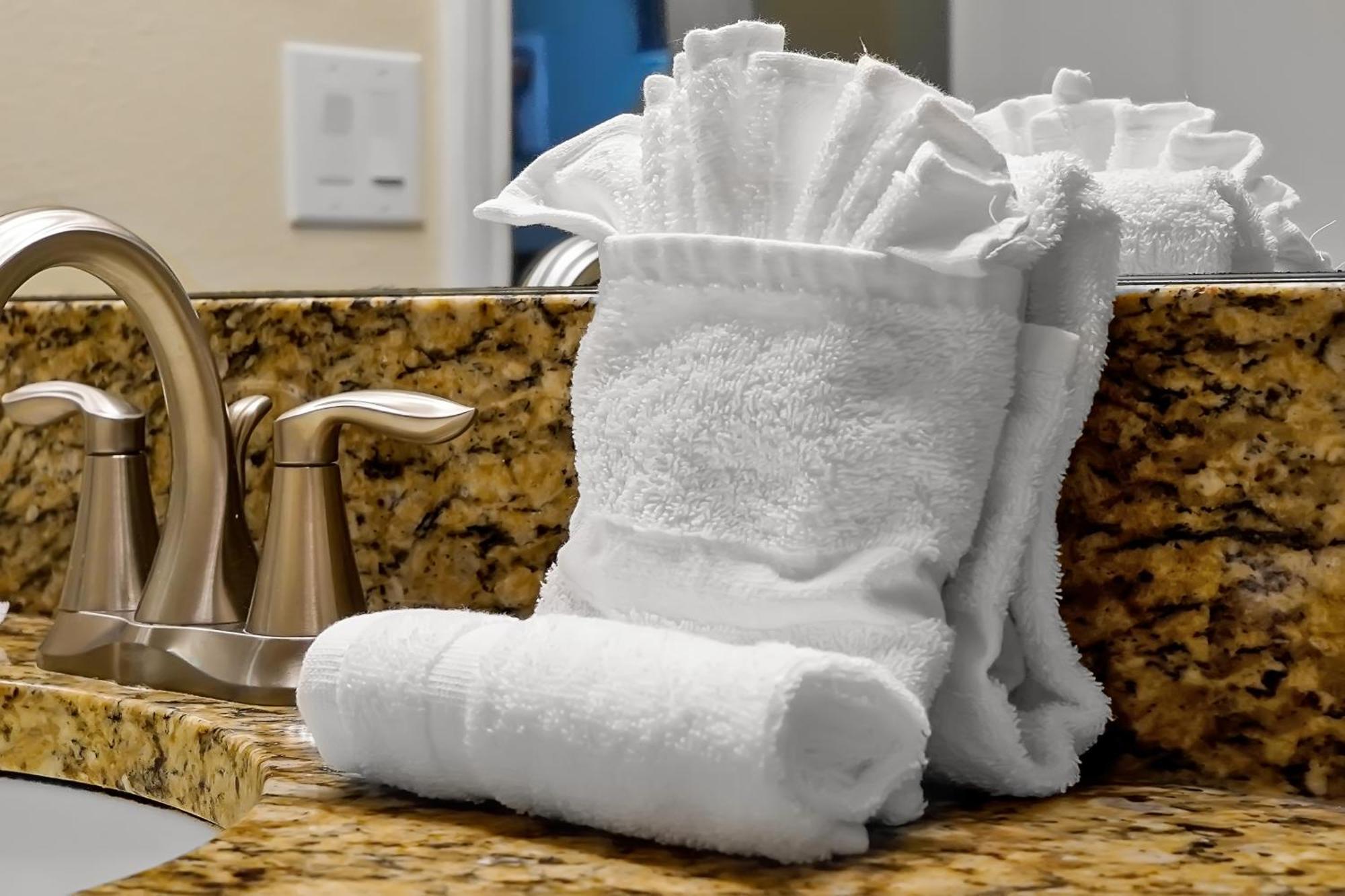 Embrace Magic At Our Luxe 6-br In Championsgate! *