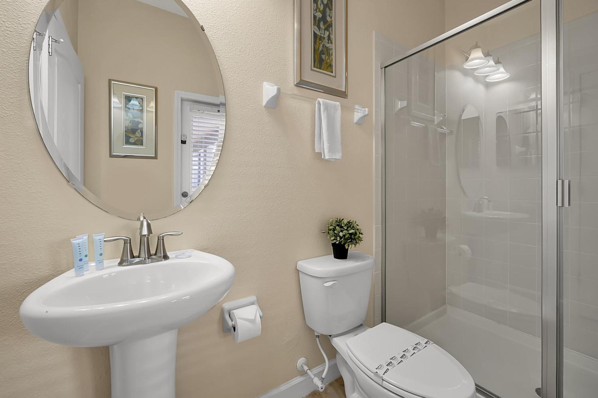 Embrace Magic At Our Luxe 6-br In Championsgate! Villa