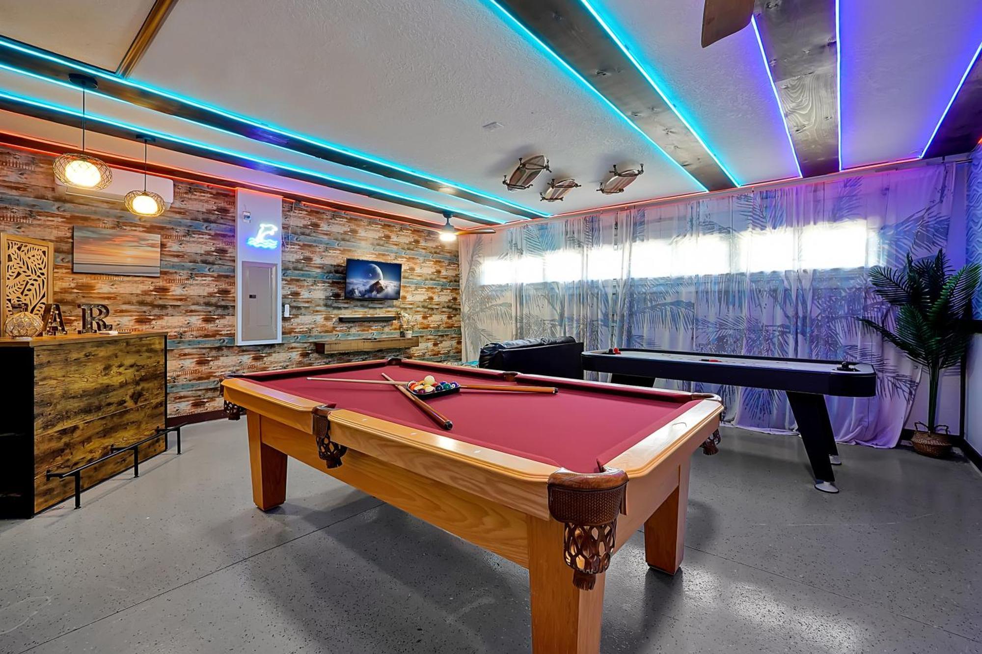 Embrace Magic At Our Luxe 6-br In Championsgate! Villa *