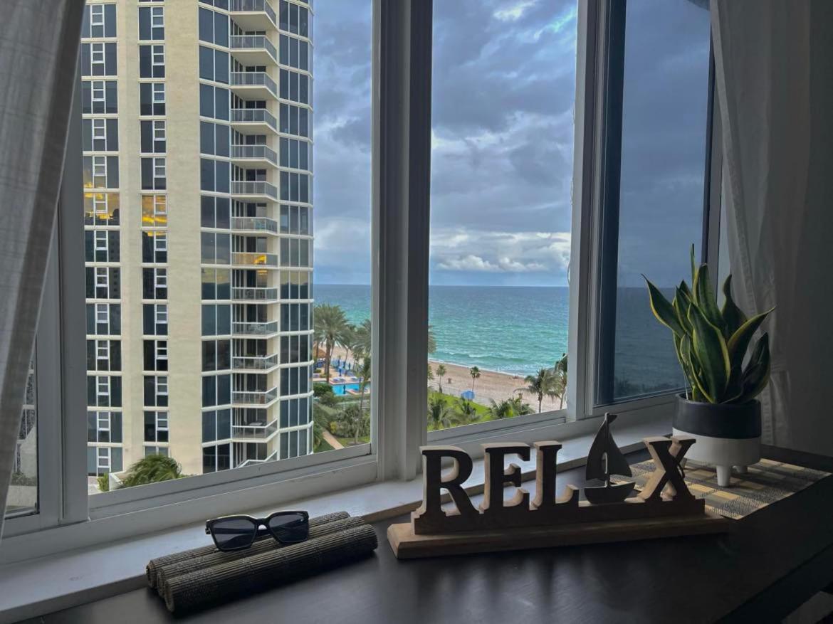 Aparthotel Escape Private Sunny Isles Beach