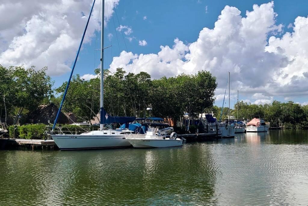 Holiday home Tidemark - Private Swim Spa, Tiki, 200ft Of Waterfront Dockage *
