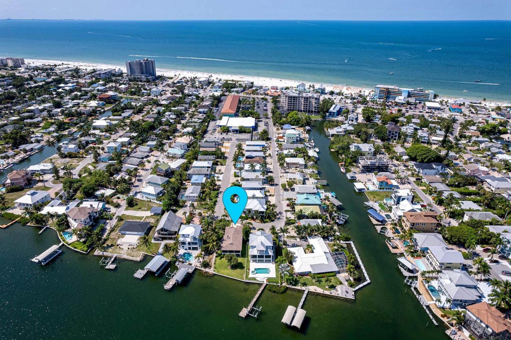 180° Bay Views, Newly Remodeled, Walk To Fort Myers Beach