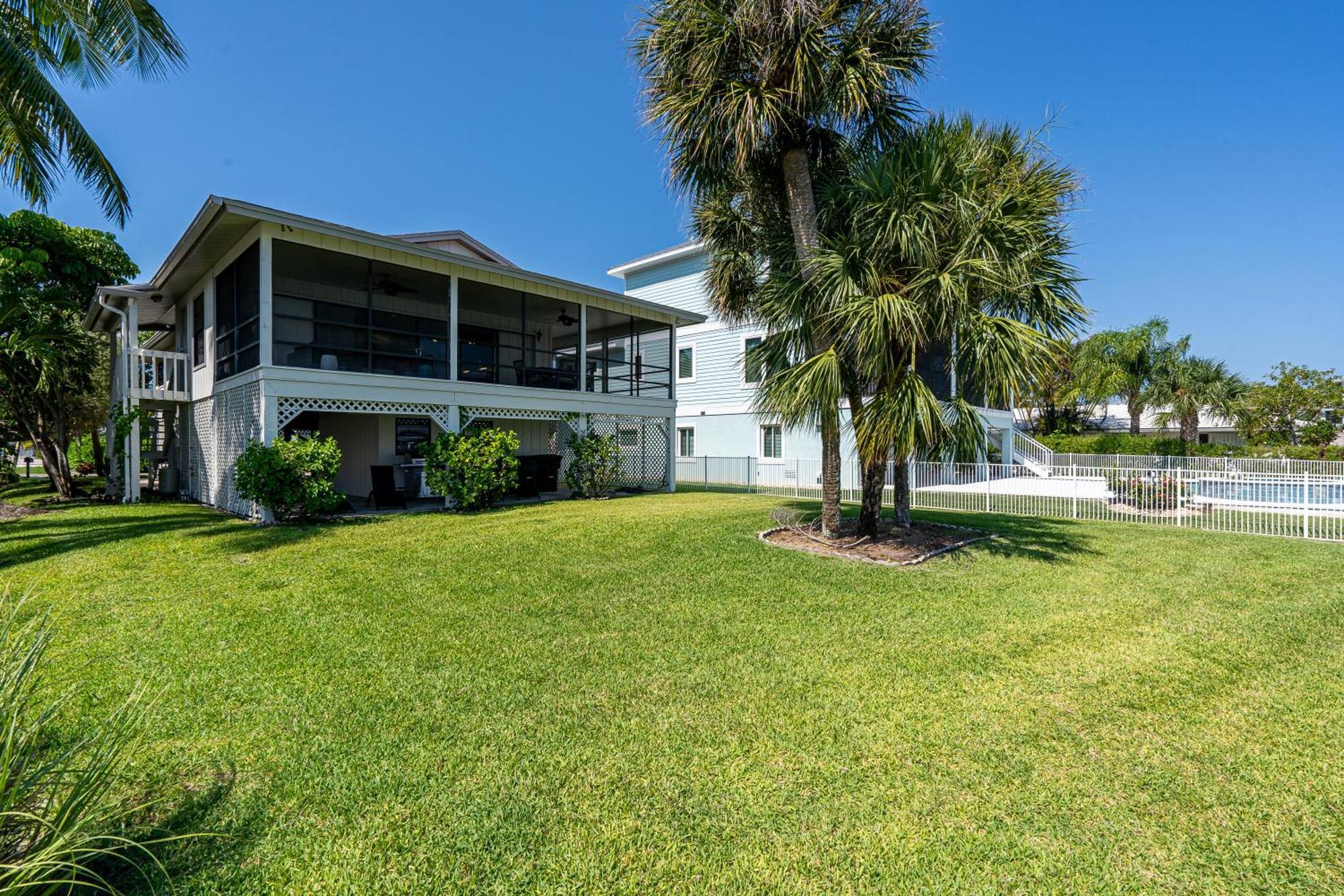 180° Bay Views, Newly Remodeled, Walk To