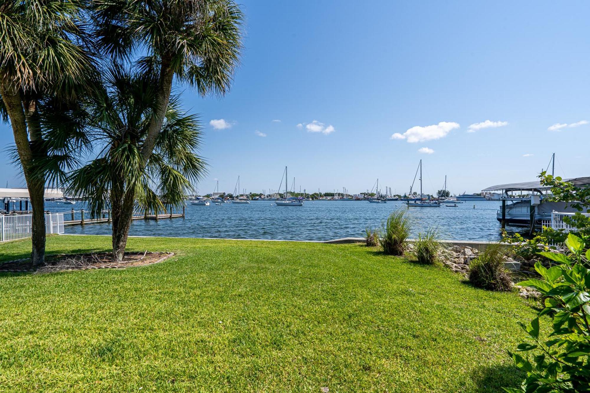 180° Bay Views, Newly Remodeled, Walk To *