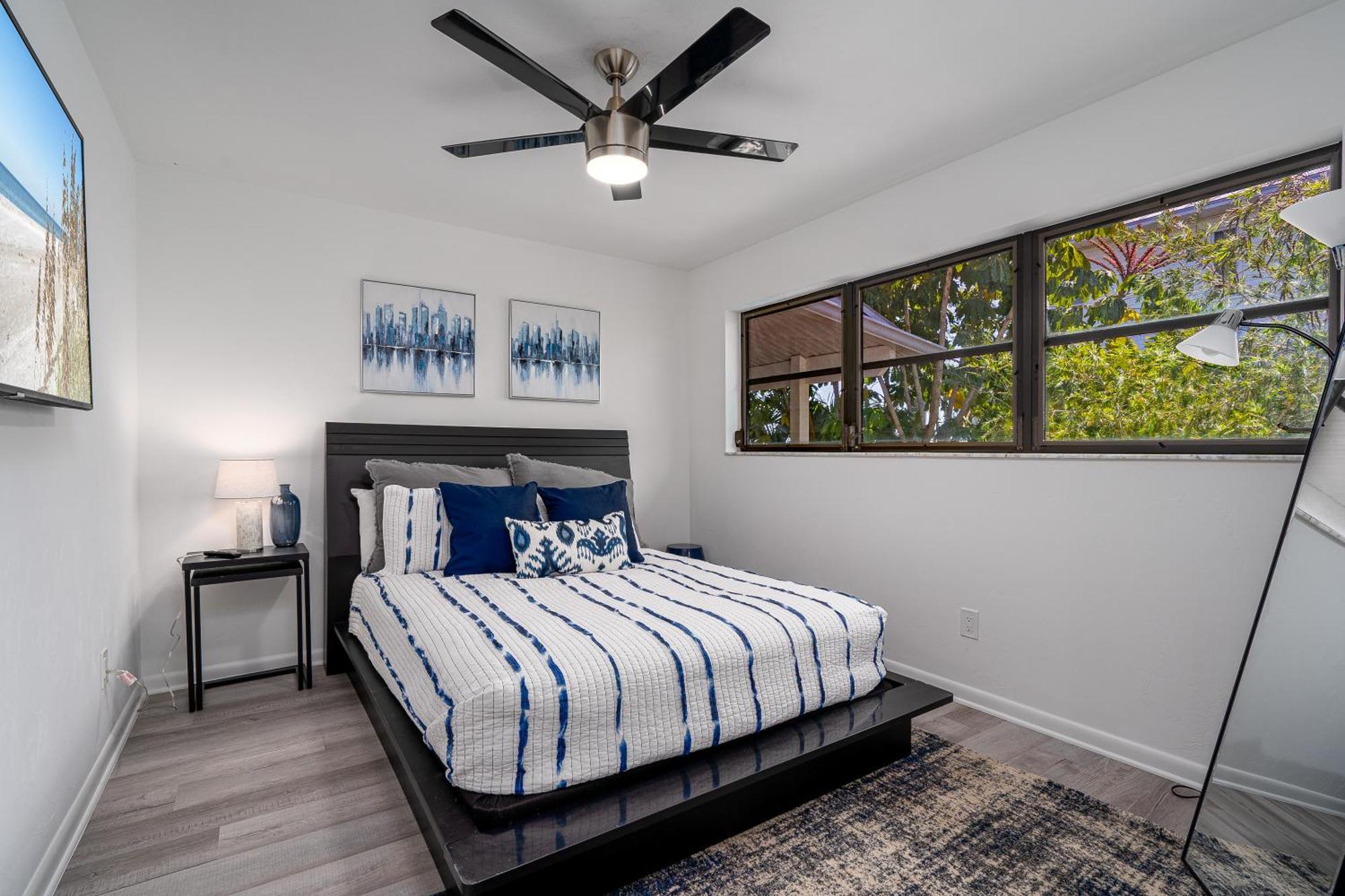 180° Bay Views, Newly Remodeled, Walk To *