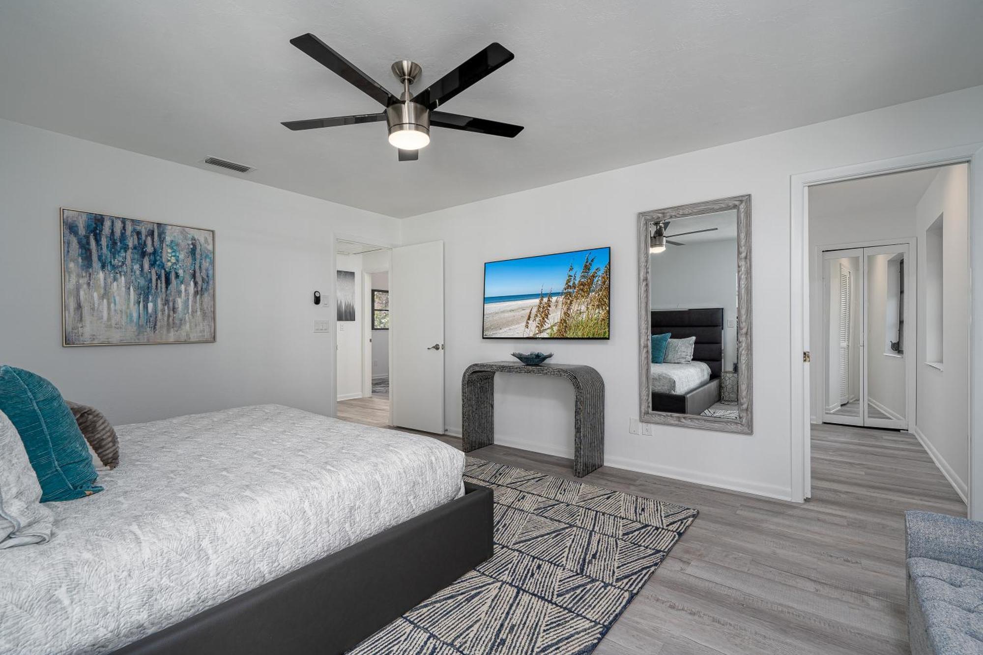 180° Bay Views, Newly Remodeled, Walk To Fort Myers Beach