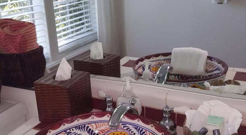 The Caribbean Court Boutique Hotel Vero Beach