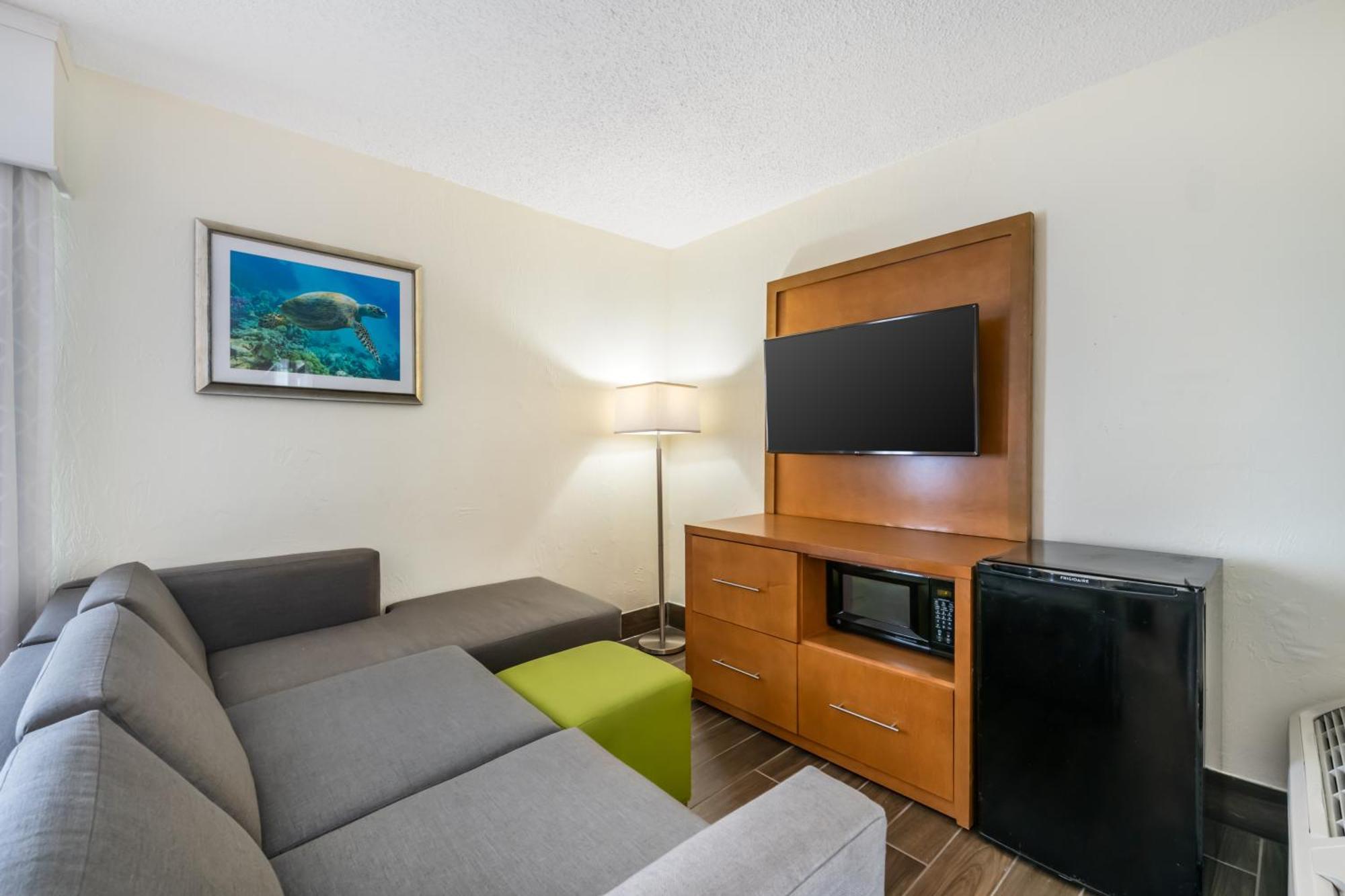 Tropical Winds Hotel