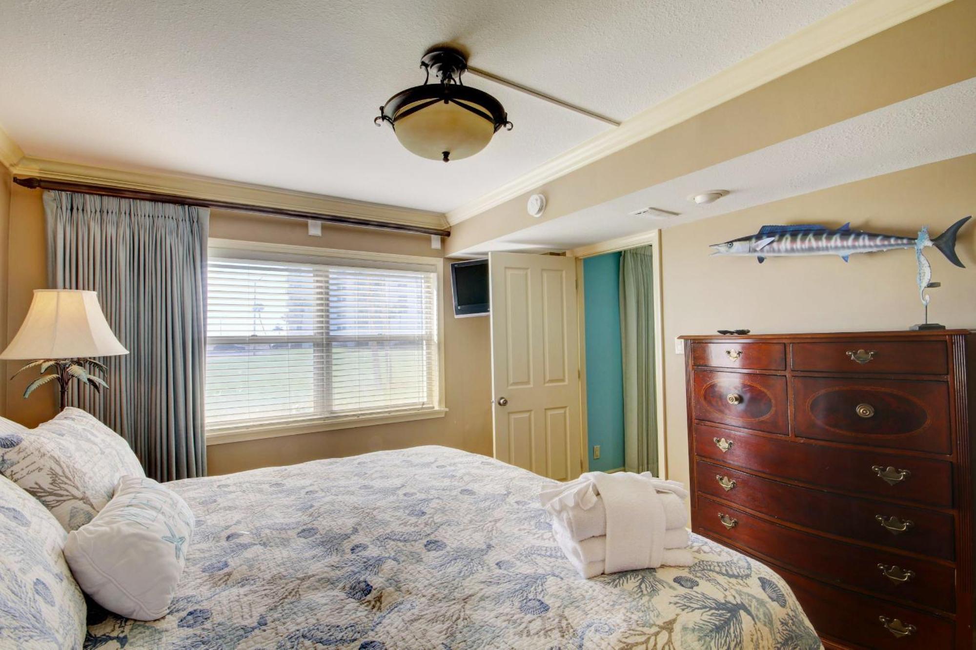 El Matador 111 - Ground Floor End Unit With Easy Access To Amenities