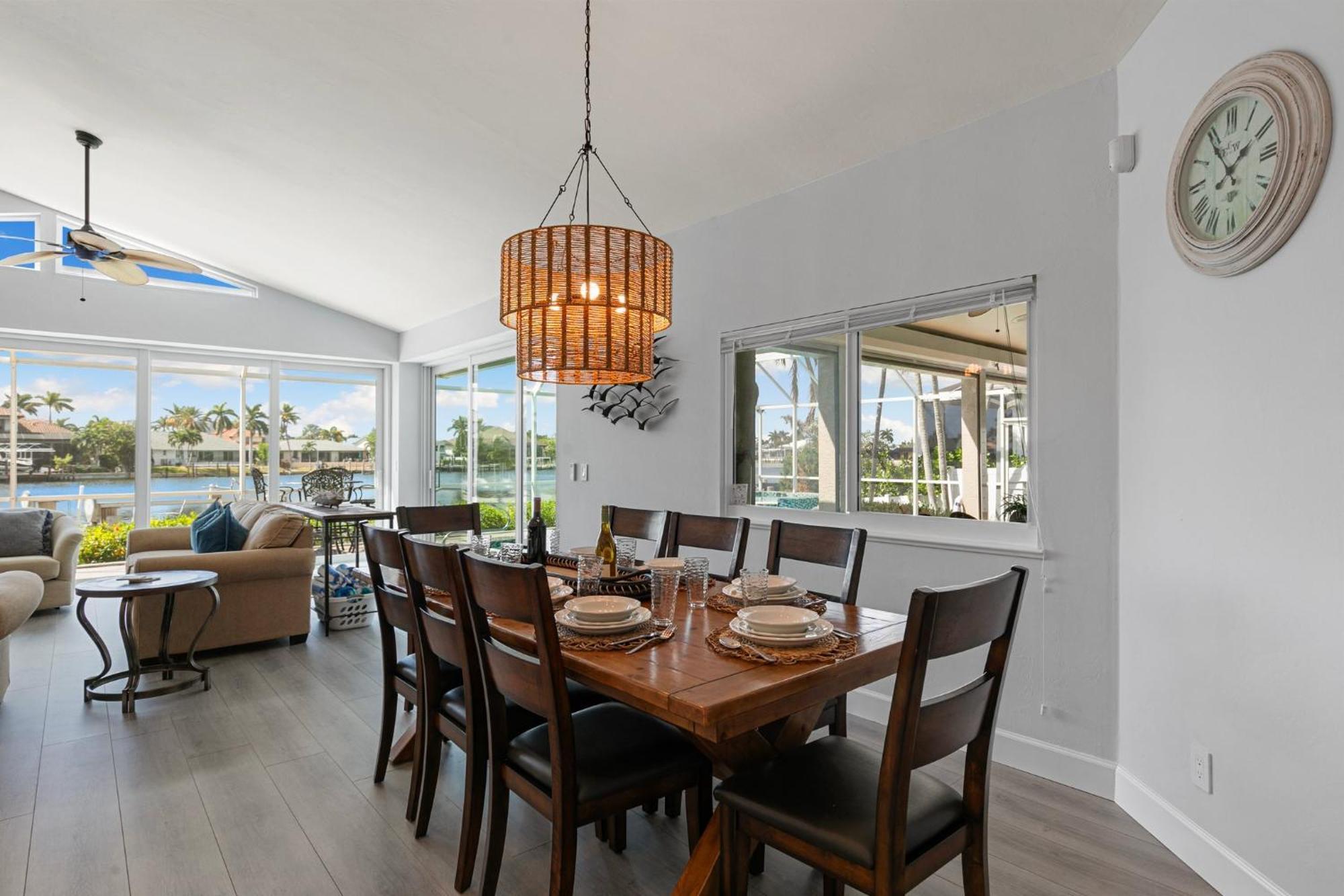 New 2024 Renovation! Gorgeous Island Oasis With Sw Exposure On Holiday home