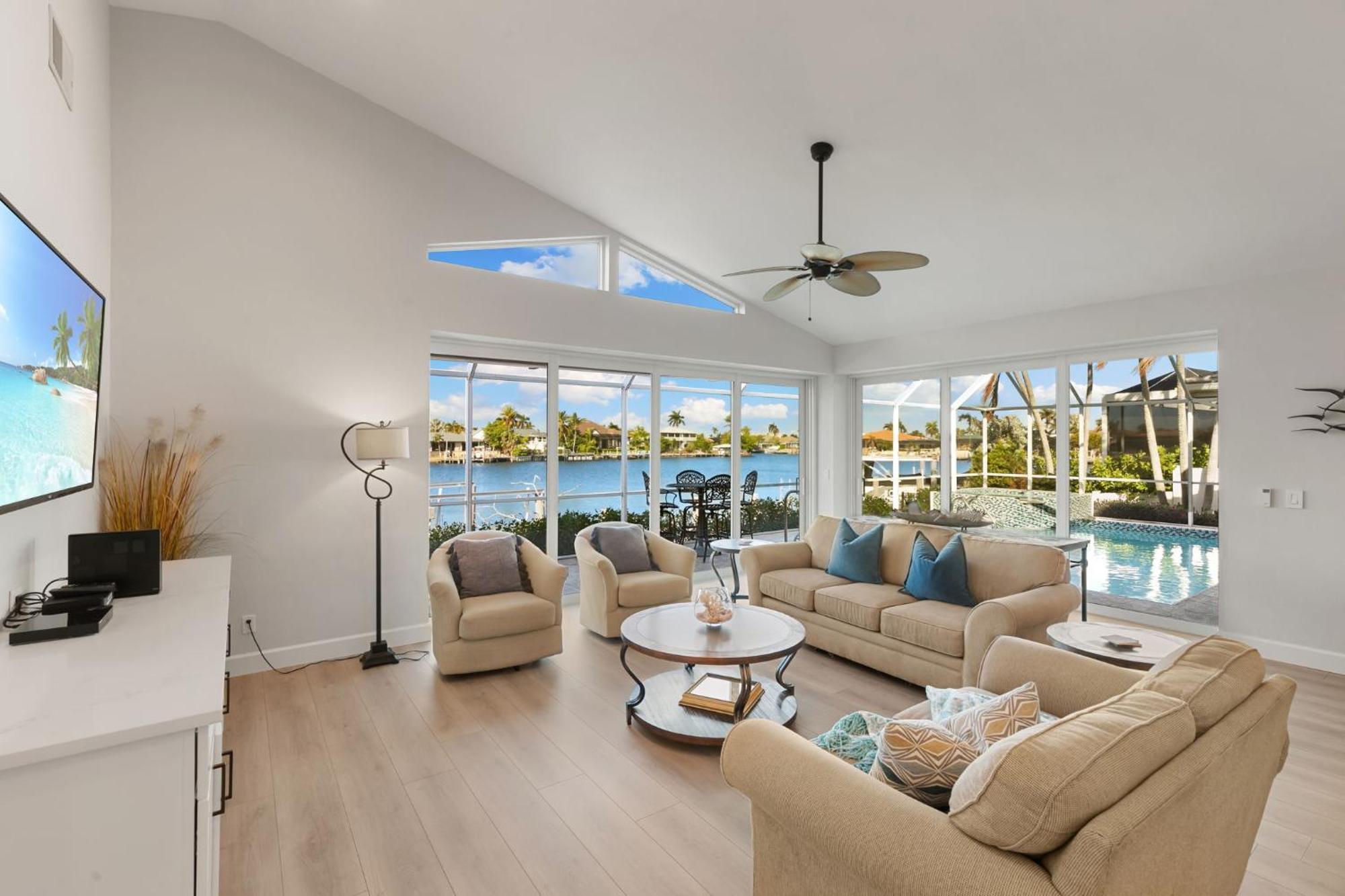 New 2024 Renovation! Gorgeous Island Oasis With Sw Exposure On Holiday home *
