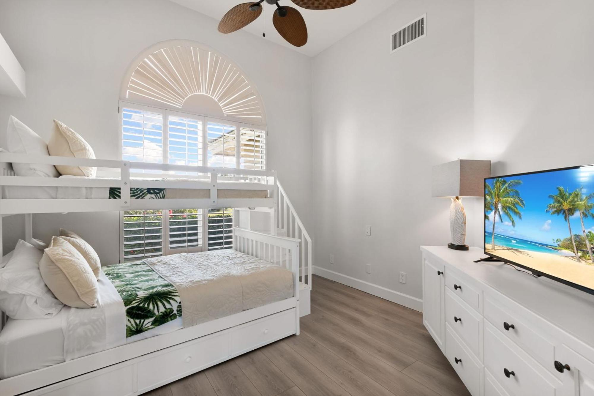 New 2024 Renovation! Gorgeous Island Oasis With Sw Exposure On Holiday home Marco Island