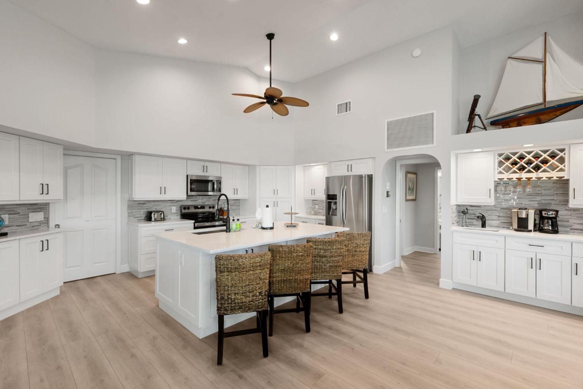 Holiday home New 2024 Renovation! Gorgeous Island Oasis With Sw Exposure On *