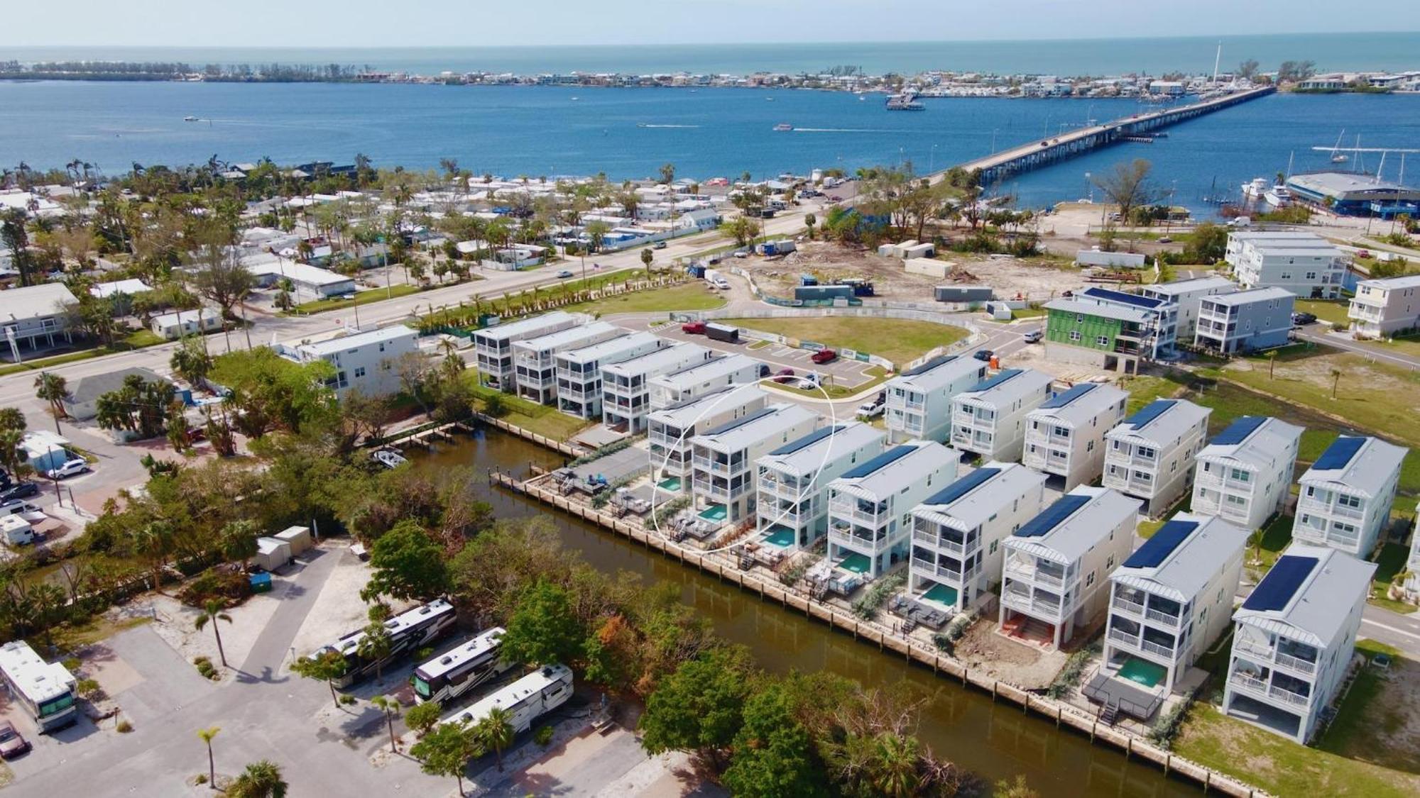 Coastal Escape At Hunter's Point Holiday home *