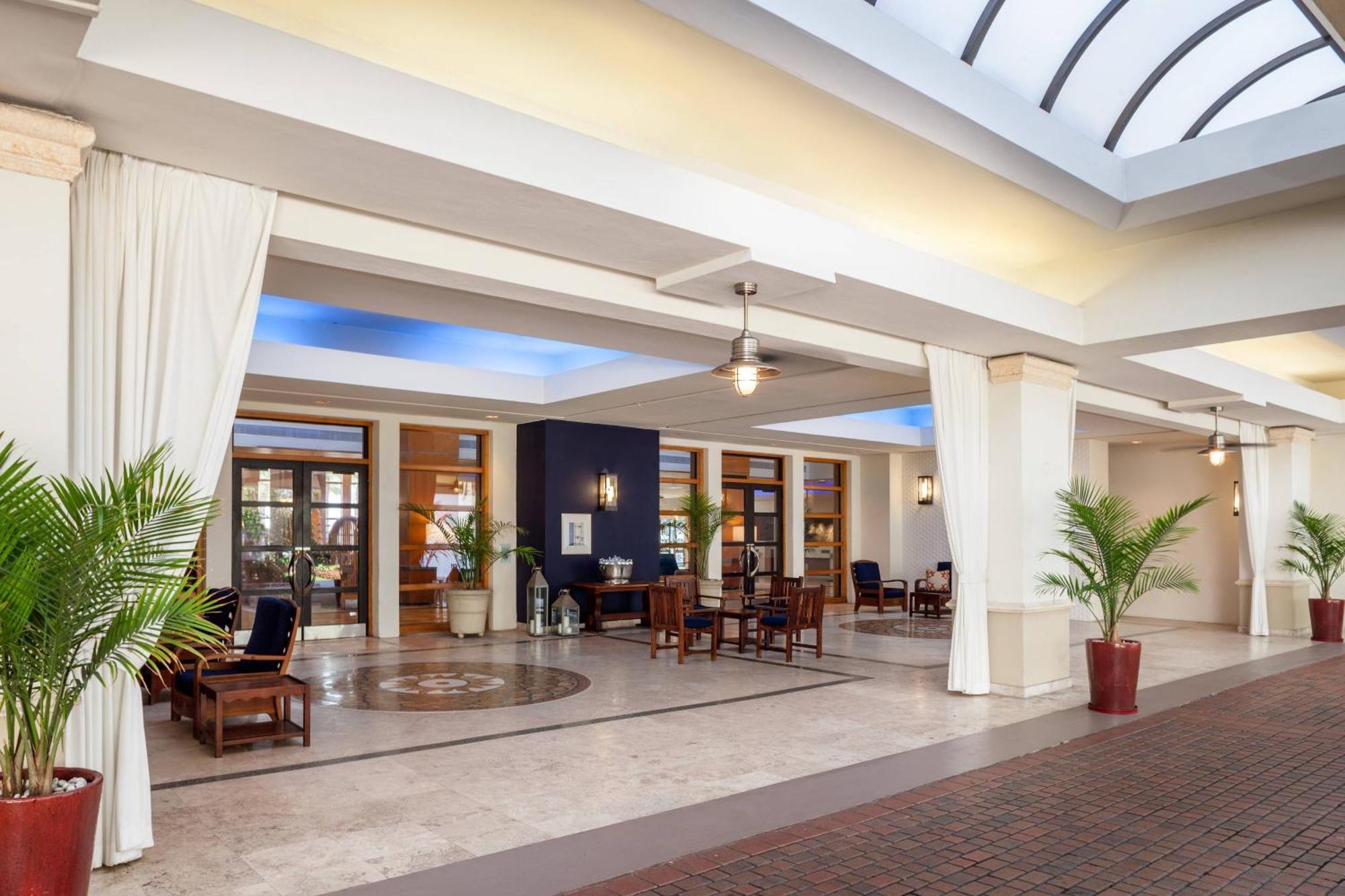 Lauderdale Marriott Harbor & Resort 4*