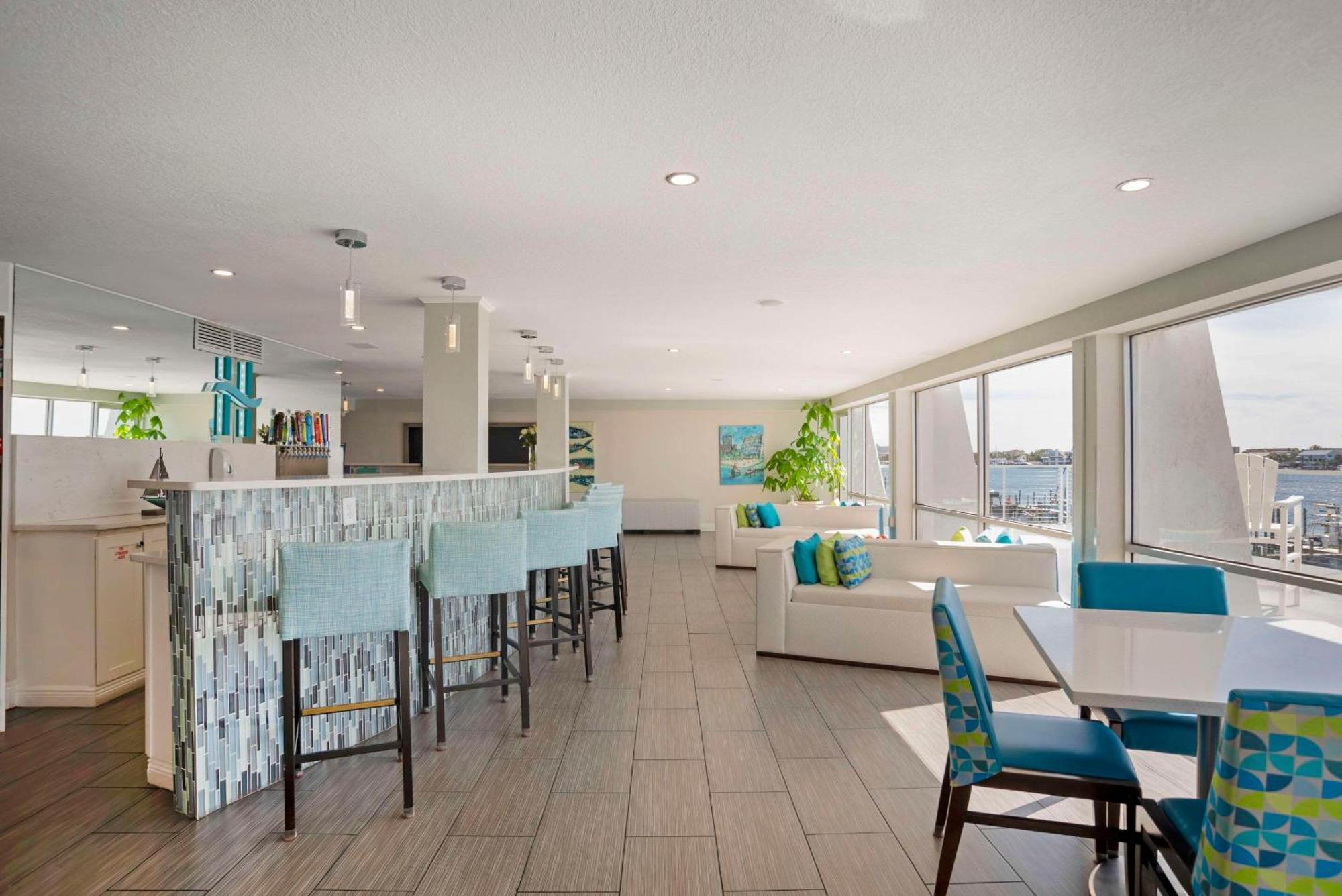 Hotel On Harbor, Ascend Collection 3*