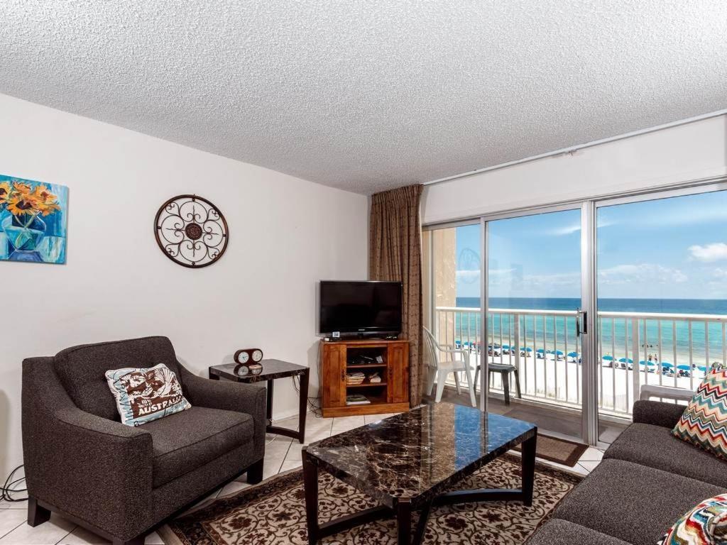 Islander I Apartment