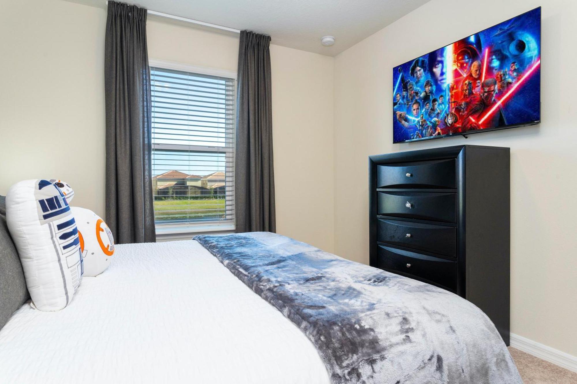 Modern Townhome 5 Beds 3 Kings Private Pool Holiday home *