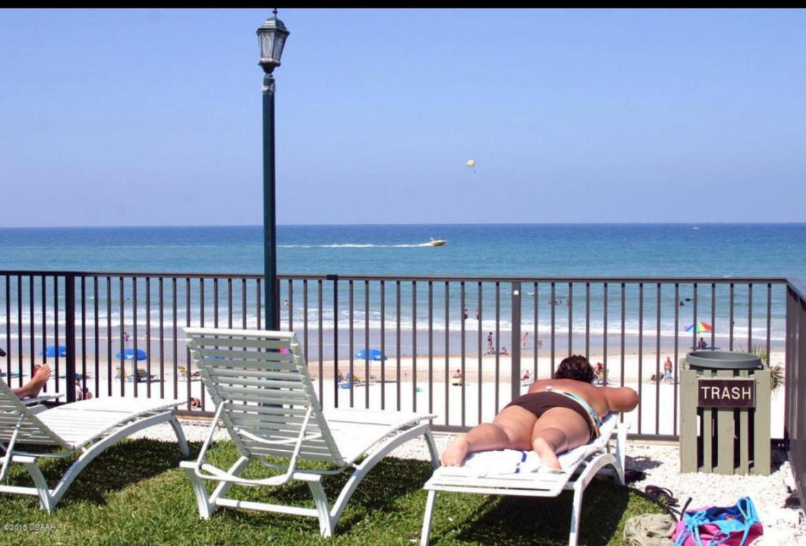Single Or Double Oceanfront Pool & Tiki Aparthotel