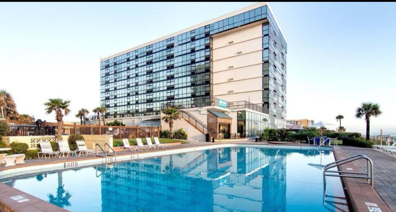 Single Or Double Oceanfront Pool & Tiki Aparthotel