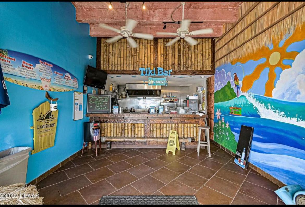 Single Or Double Oceanfront Pool & Tiki *