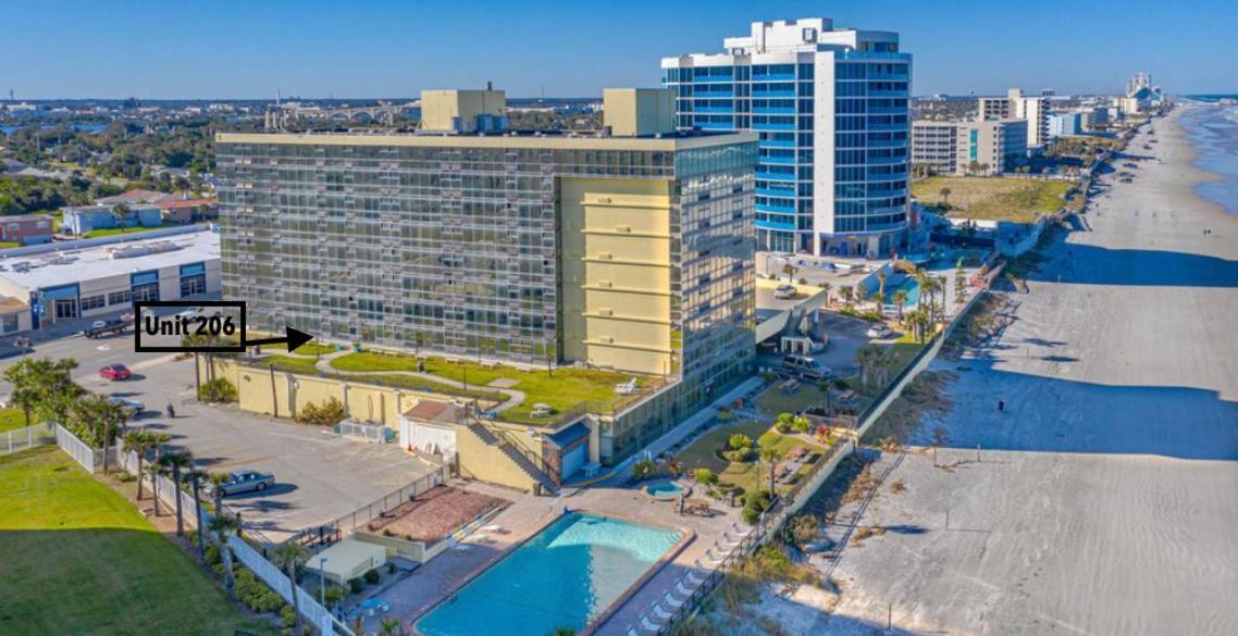 Single Or Double Oceanfront Pool & Tiki *