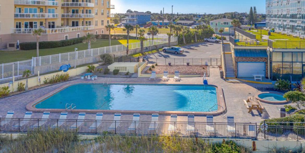 Single Or Double Oceanfront Pool & Tiki Daytona Beach Shores