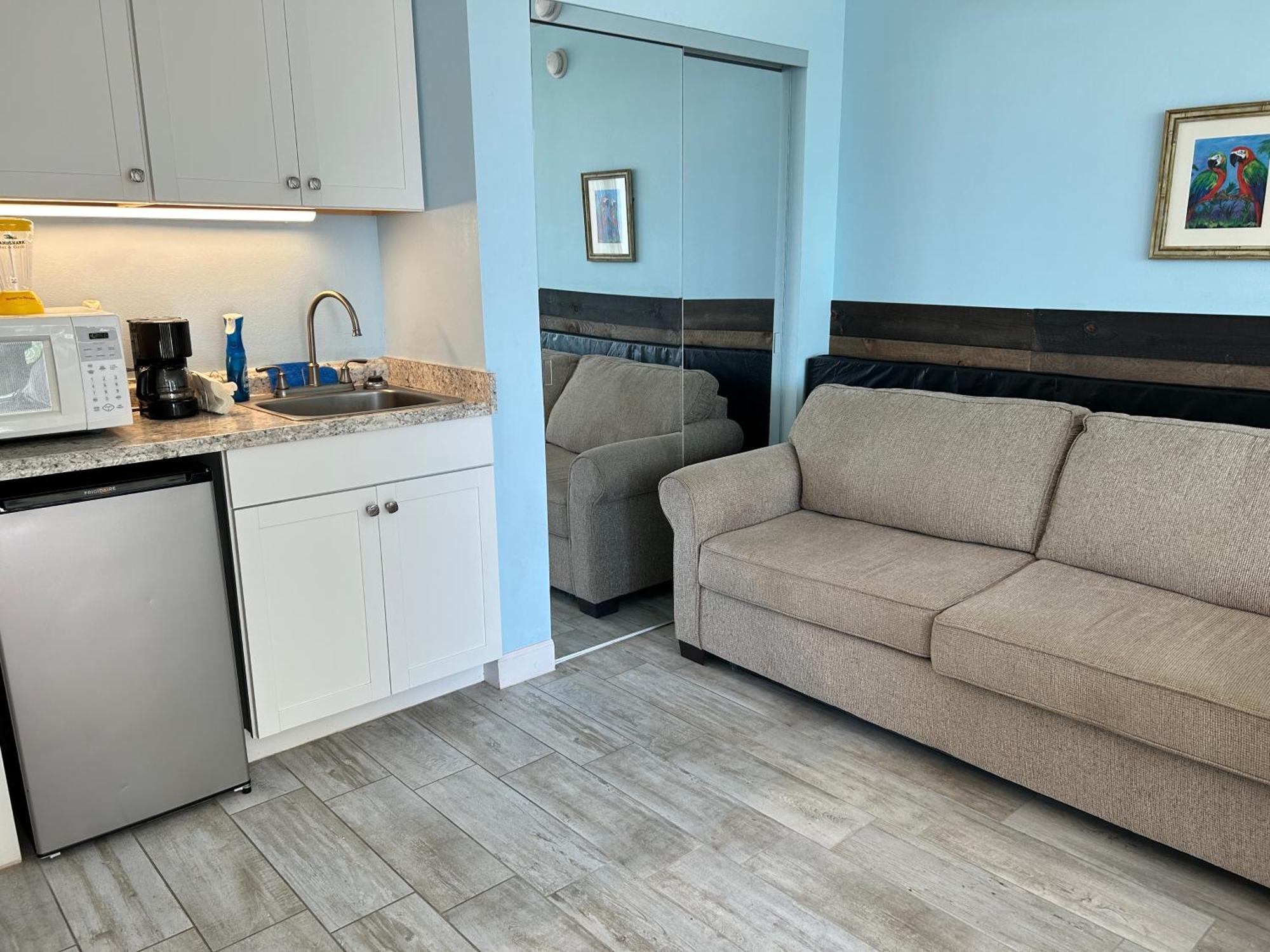 Single Or Double Oceanfront Pool & Tiki * Daytona Beach Shores