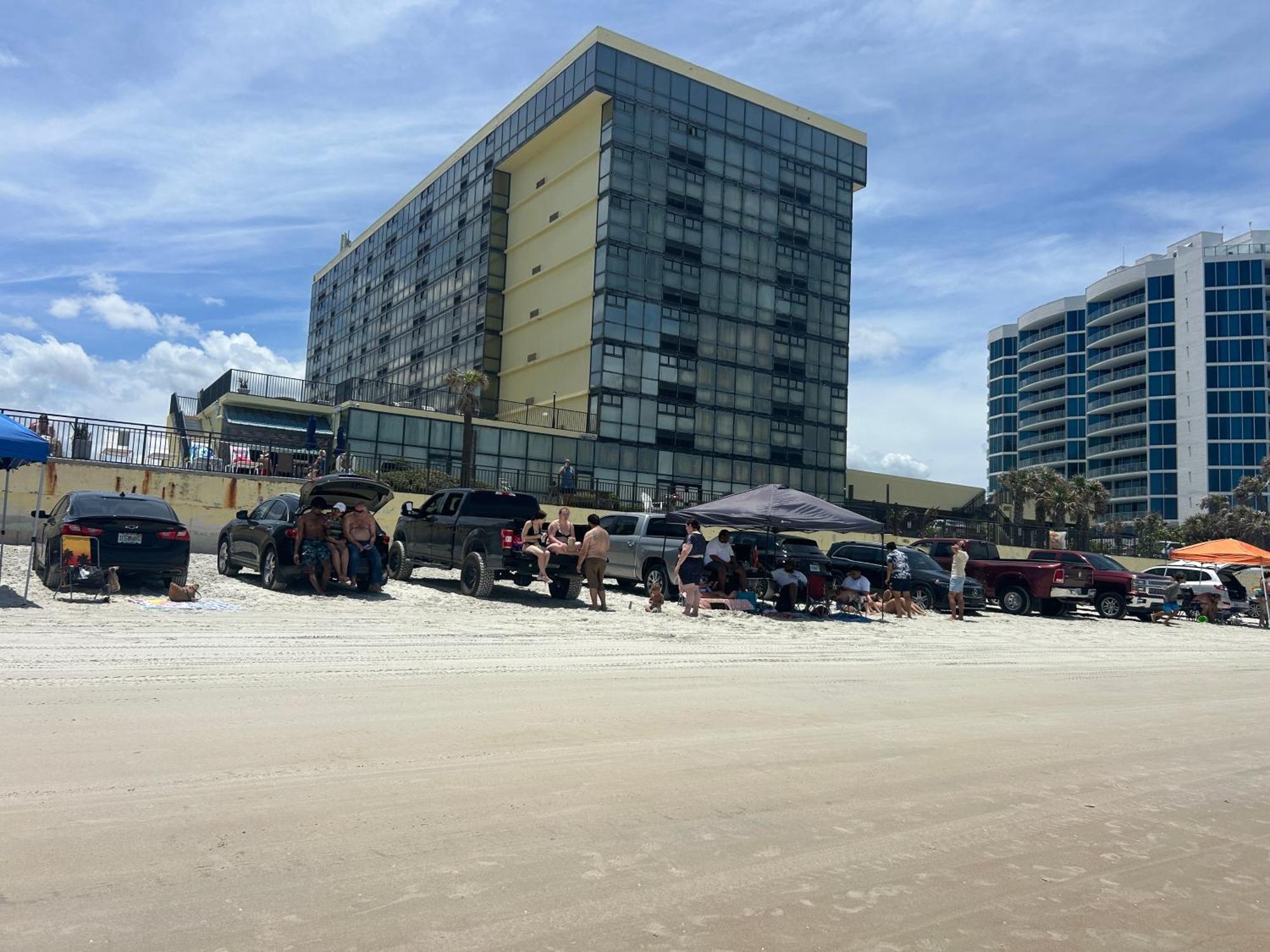 Aparthotel Single Or Double Oceanfront Pool & Tiki Daytona Beach Shores