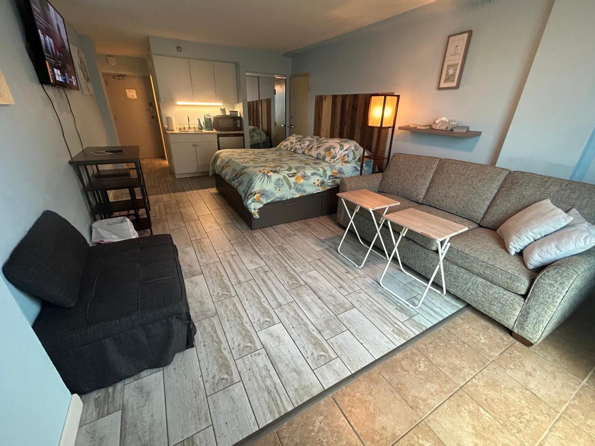 Single Or Double Oceanfront Pool & Tiki Aparthotel *