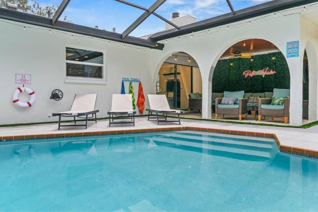Backyard Games, Fire Pit, Heated Pool, Near *