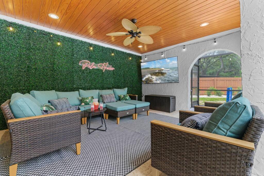 Holiday home Backyard Games, Fire Pit, Heated Pool, Near