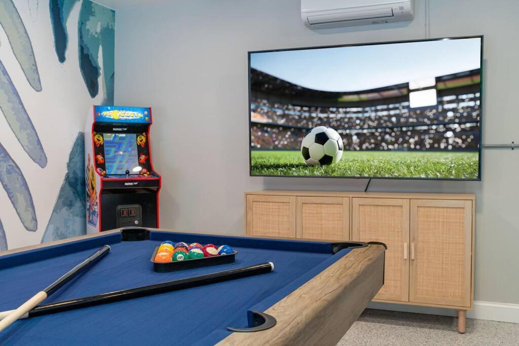 Backyard Games, Fire Pit, Heated Pool, Near Holiday home Ozona