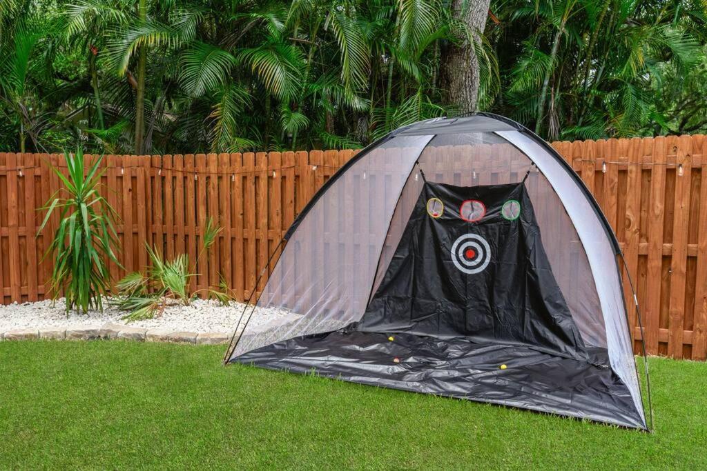 Holiday home Backyard Games, Fire Pit, Heated Pool, Near Ozona