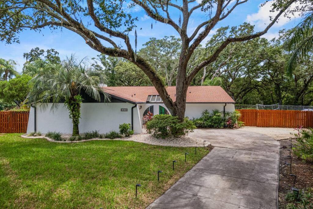 Backyard Games, Fire Pit, Heated Pool, Near Holiday home *
