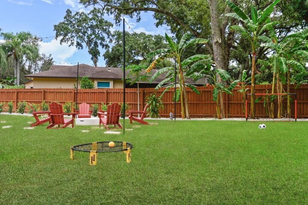 Holiday home Backyard Games, Fire Pit, Heated Pool, Near *