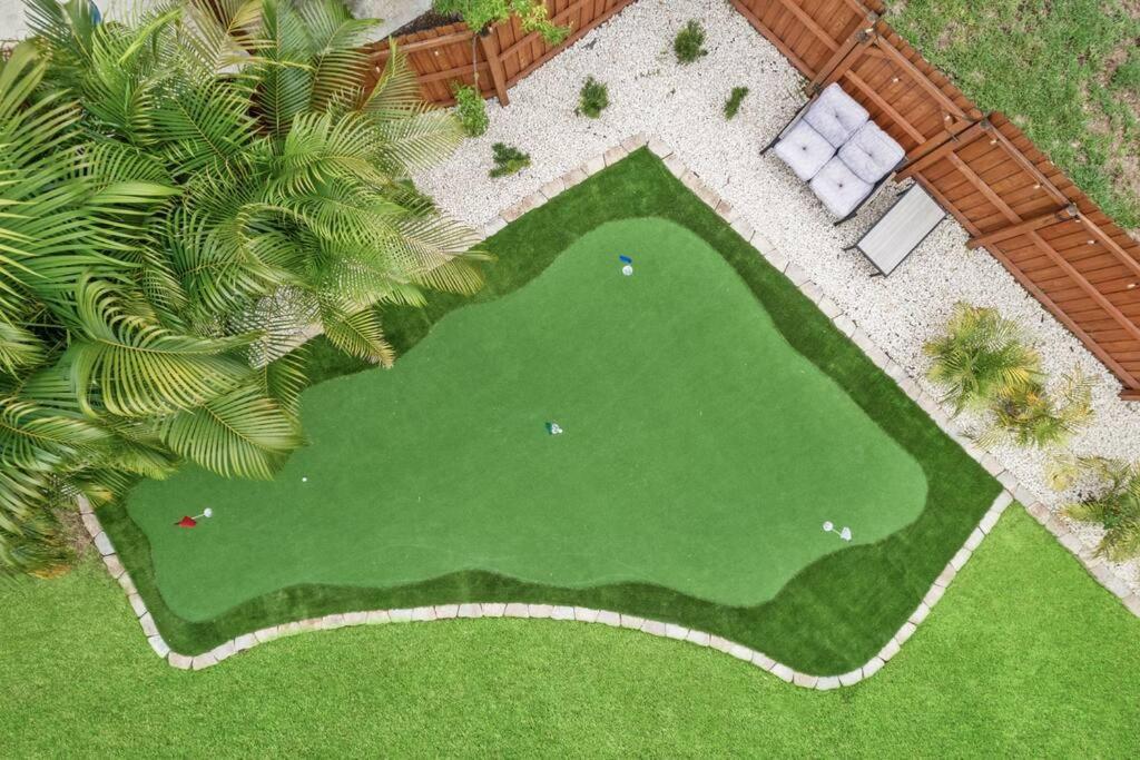 Backyard Games, Fire Pit, Heated Pool, Near *