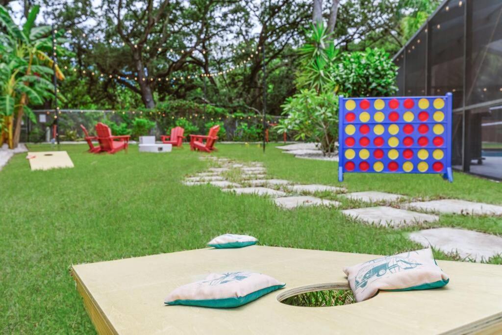 Holiday home Backyard Games, Fire Pit, Heated Pool, Near *