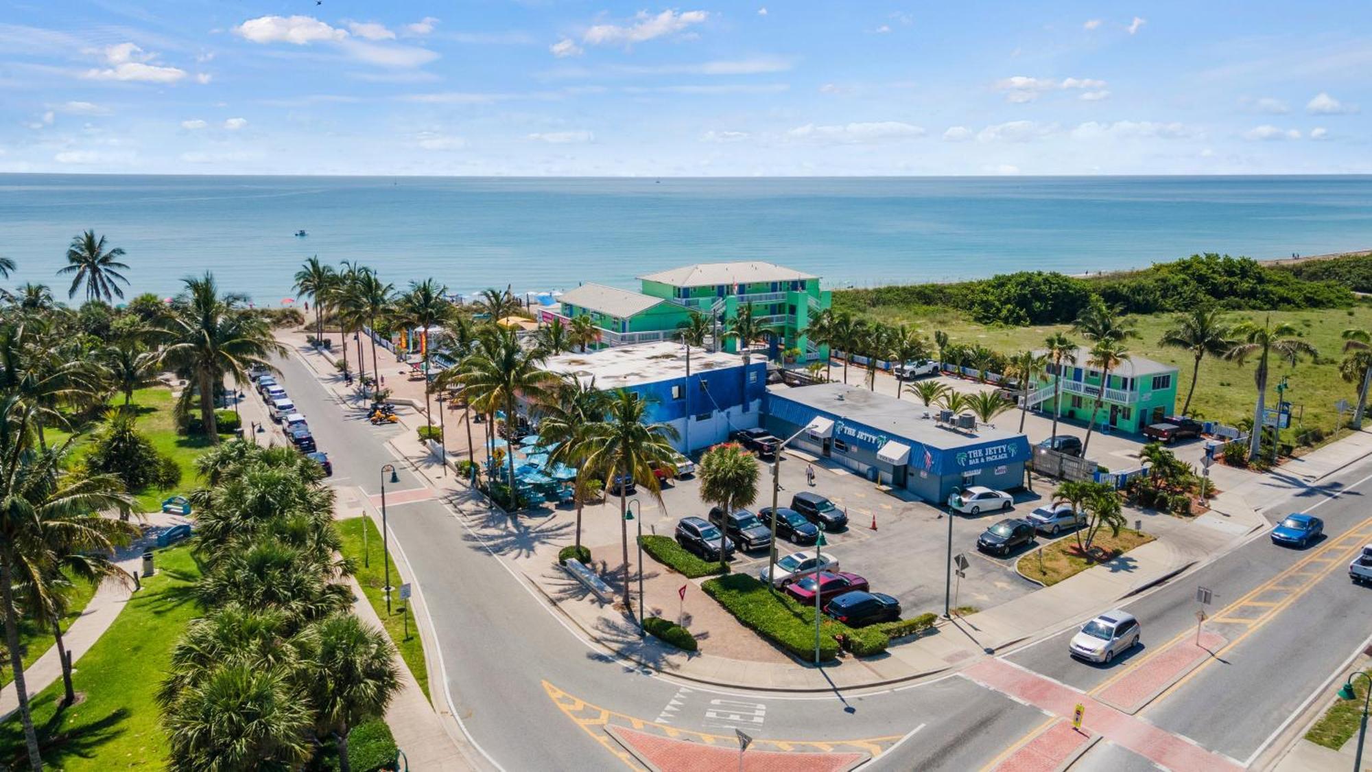 Ocean View With Balcony- King Bed #25 Fort Pierce