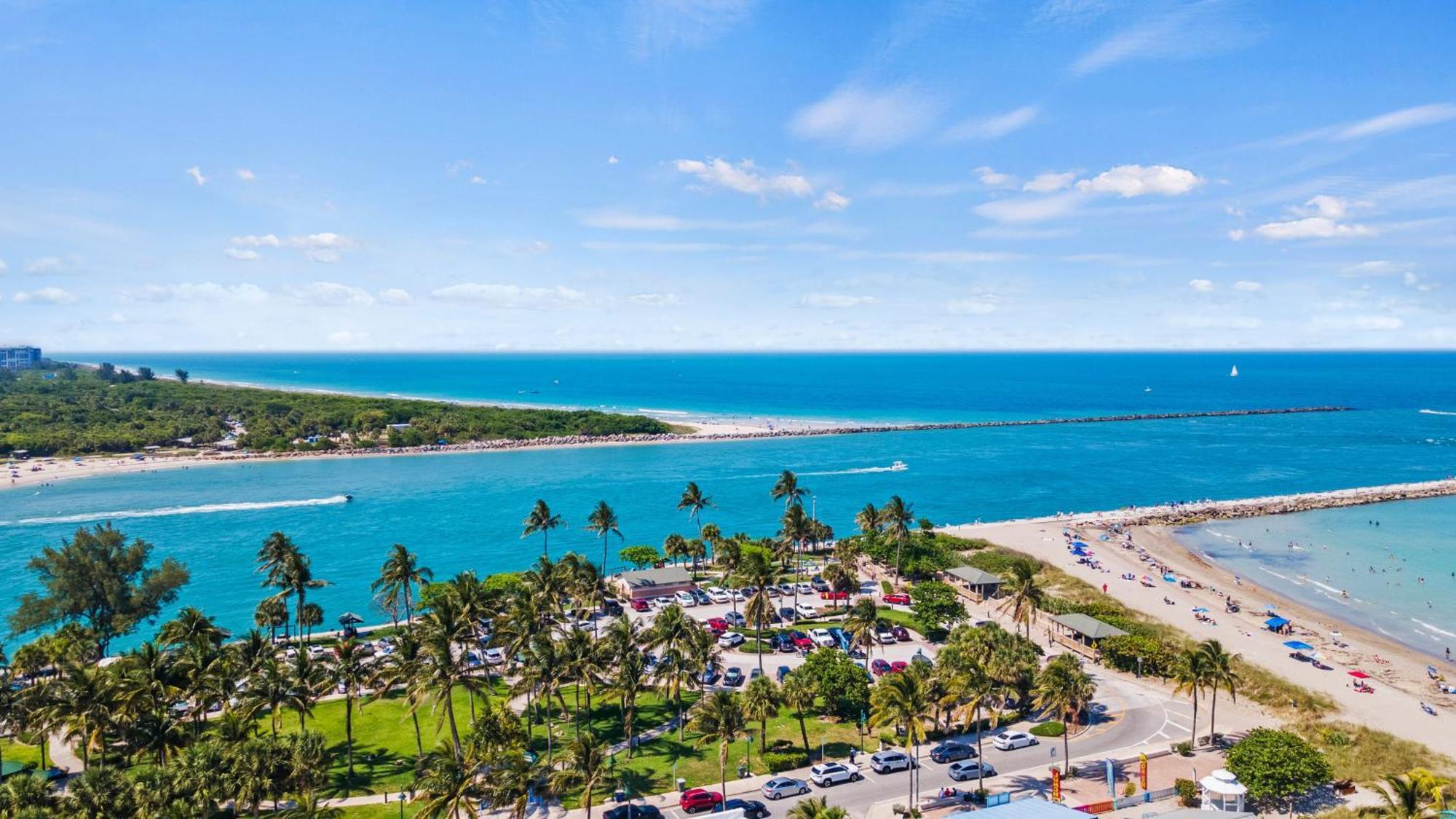 Ocean View With Balcony- King Bed #25 Fort Pierce