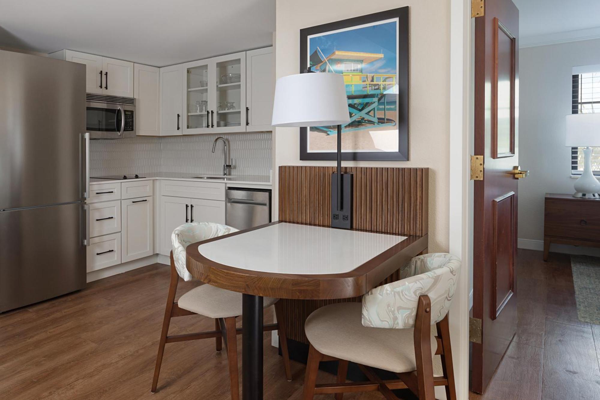 Hotel The Atlantic On The Ave 4*