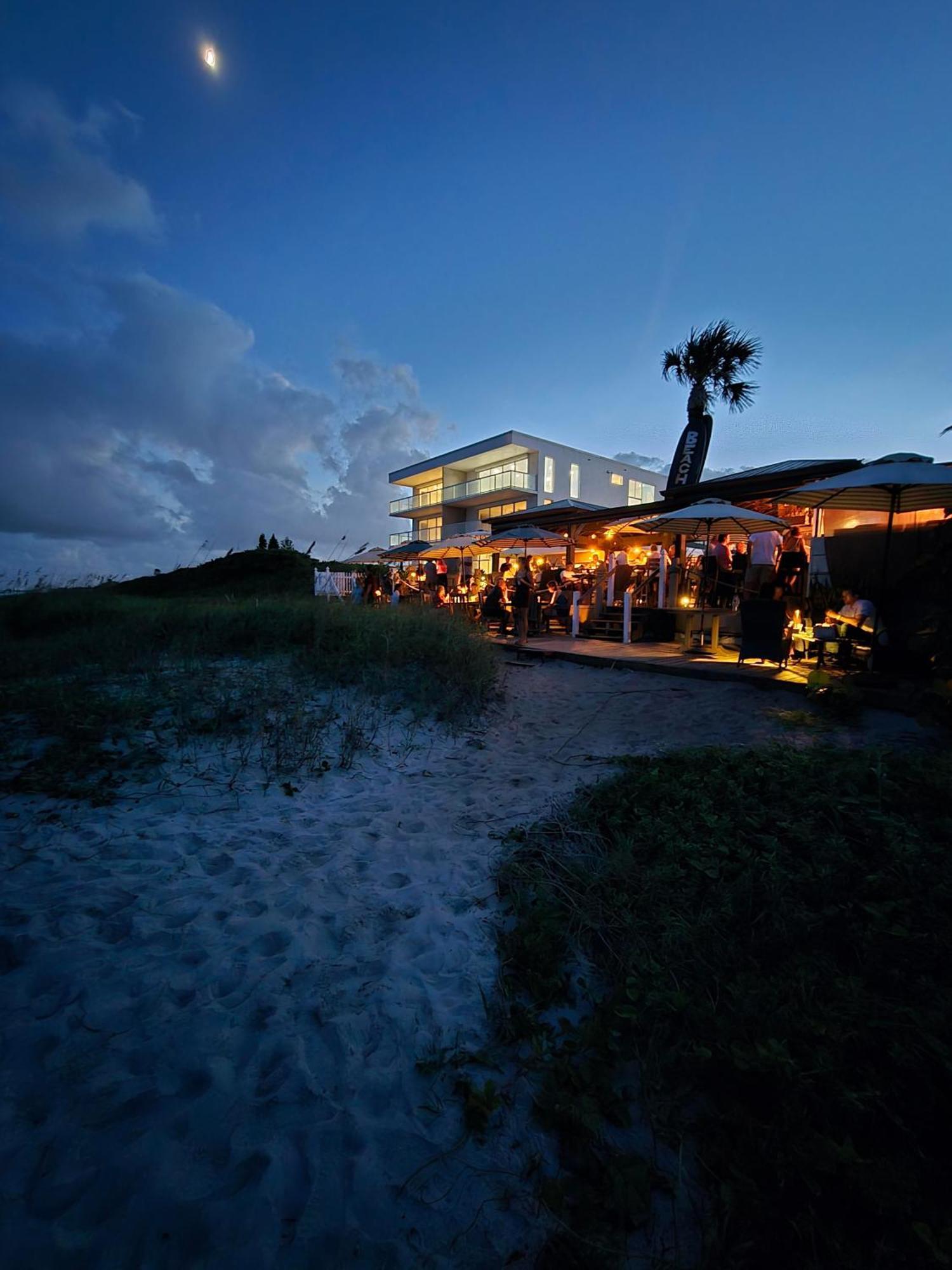 Motel Bleu Beach Resort 3*