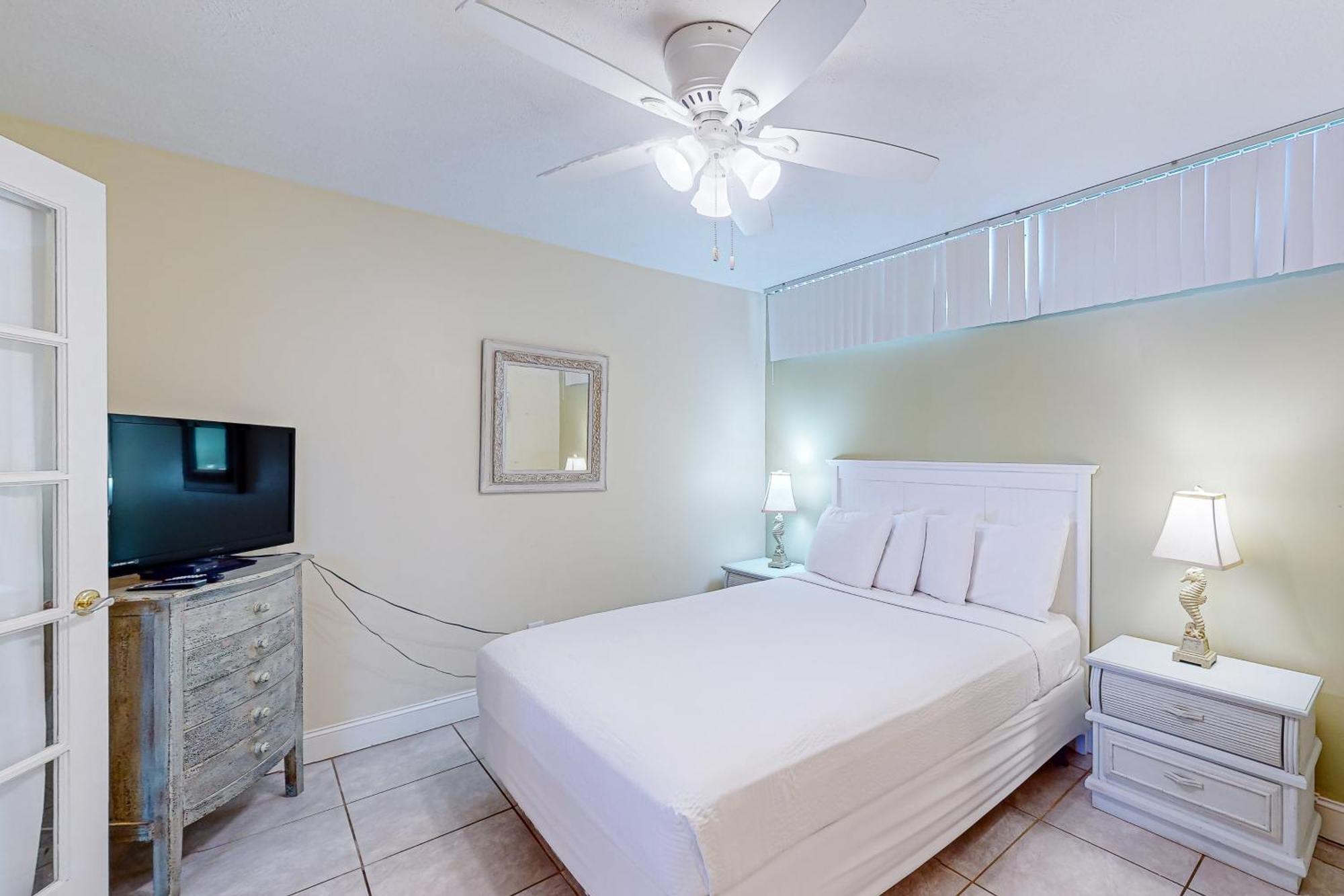 Gulf Gate 209 Apartment