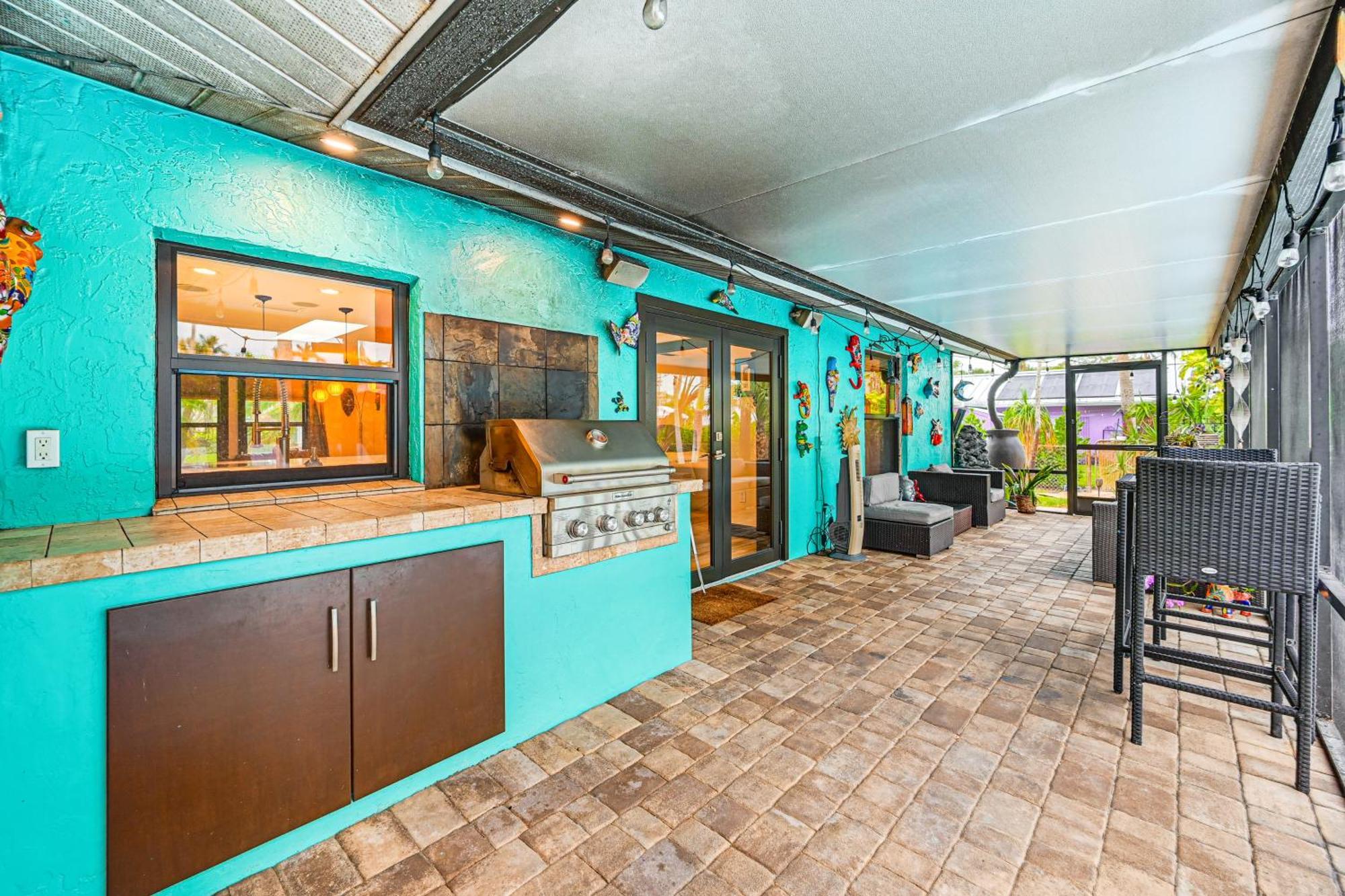 With Outdoor Kitchen And Private Pool!