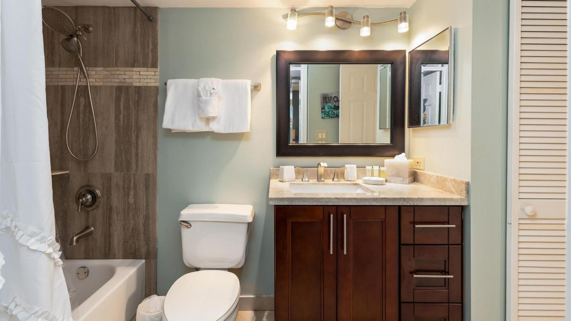 Apartment 2402 Ocean Pointe *
