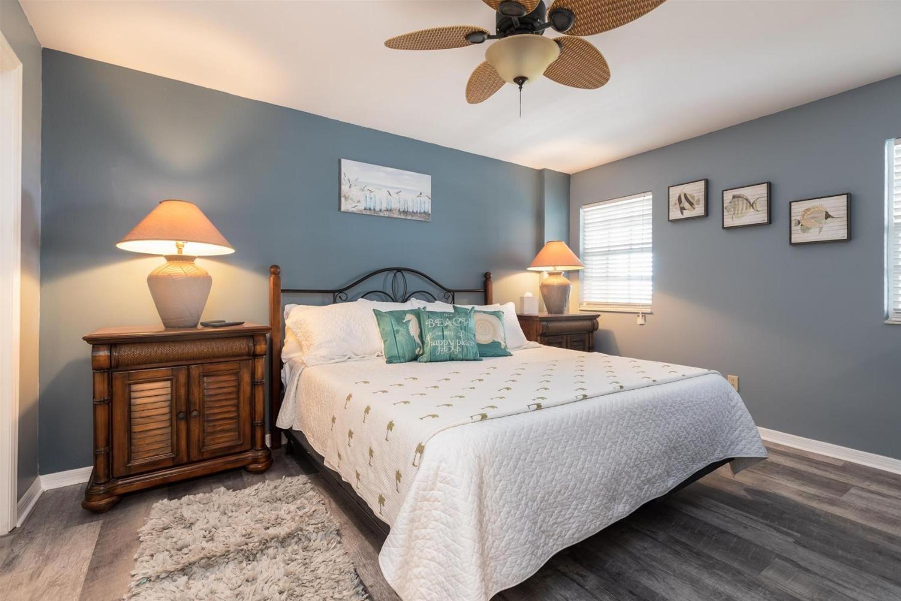 2402 Ocean Pointe *