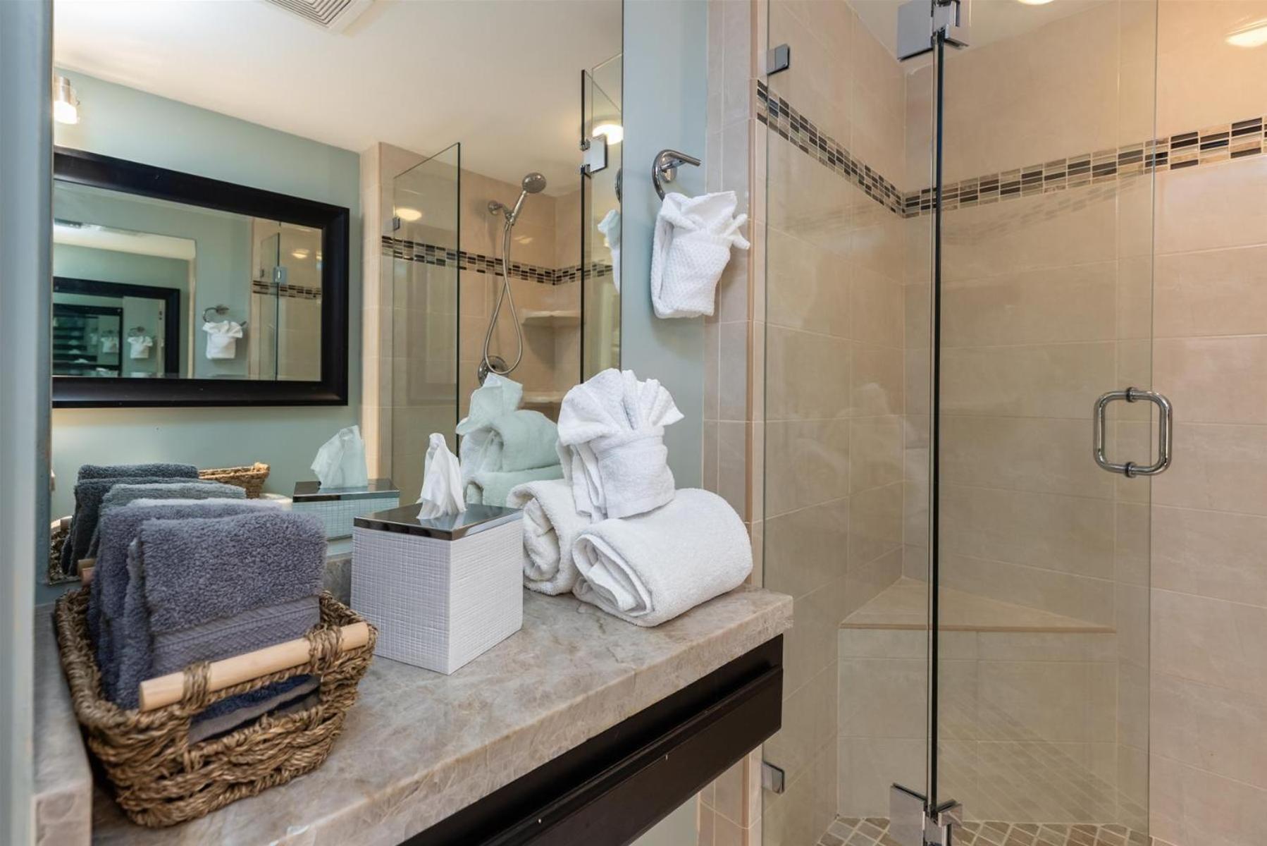 2402 Ocean Pointe Apartment