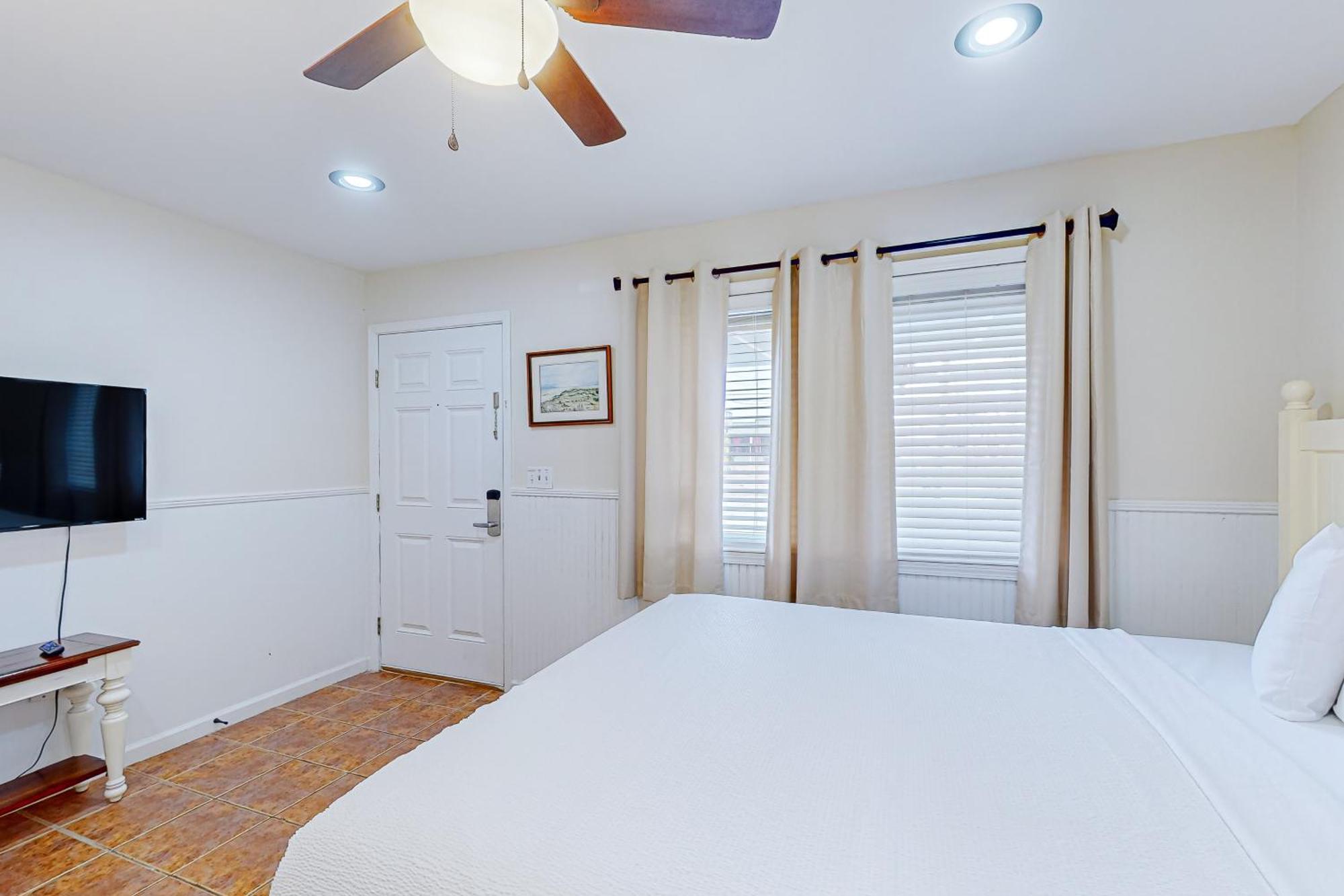 Front Retreat A1 Apartment Panama City Beach